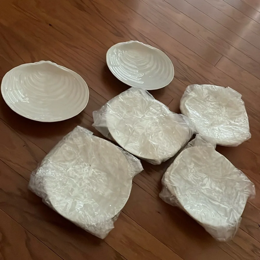SIX - 8” pottery barn clam shell plates